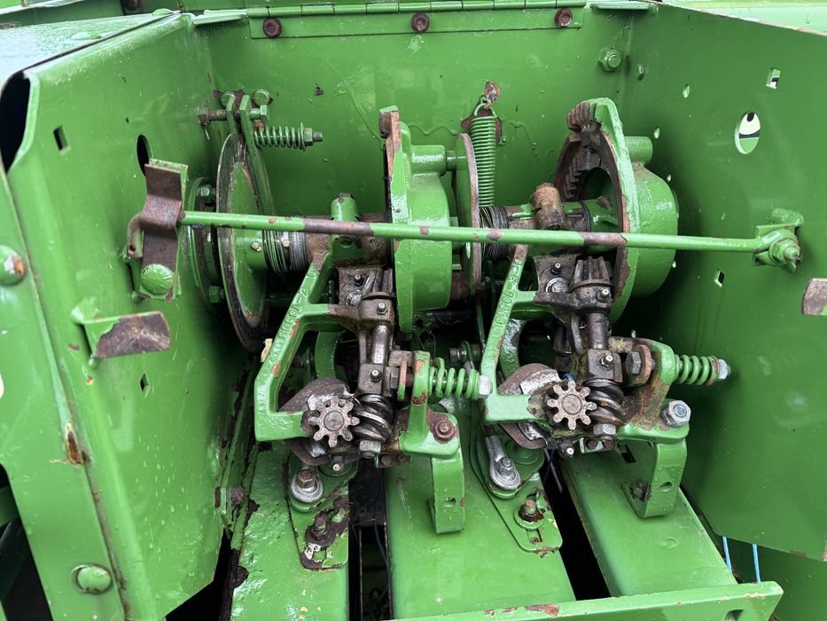 Тюковий Прес Підбирач Пресс подборщик JOHN DEERE 339 (як 330,332,336)