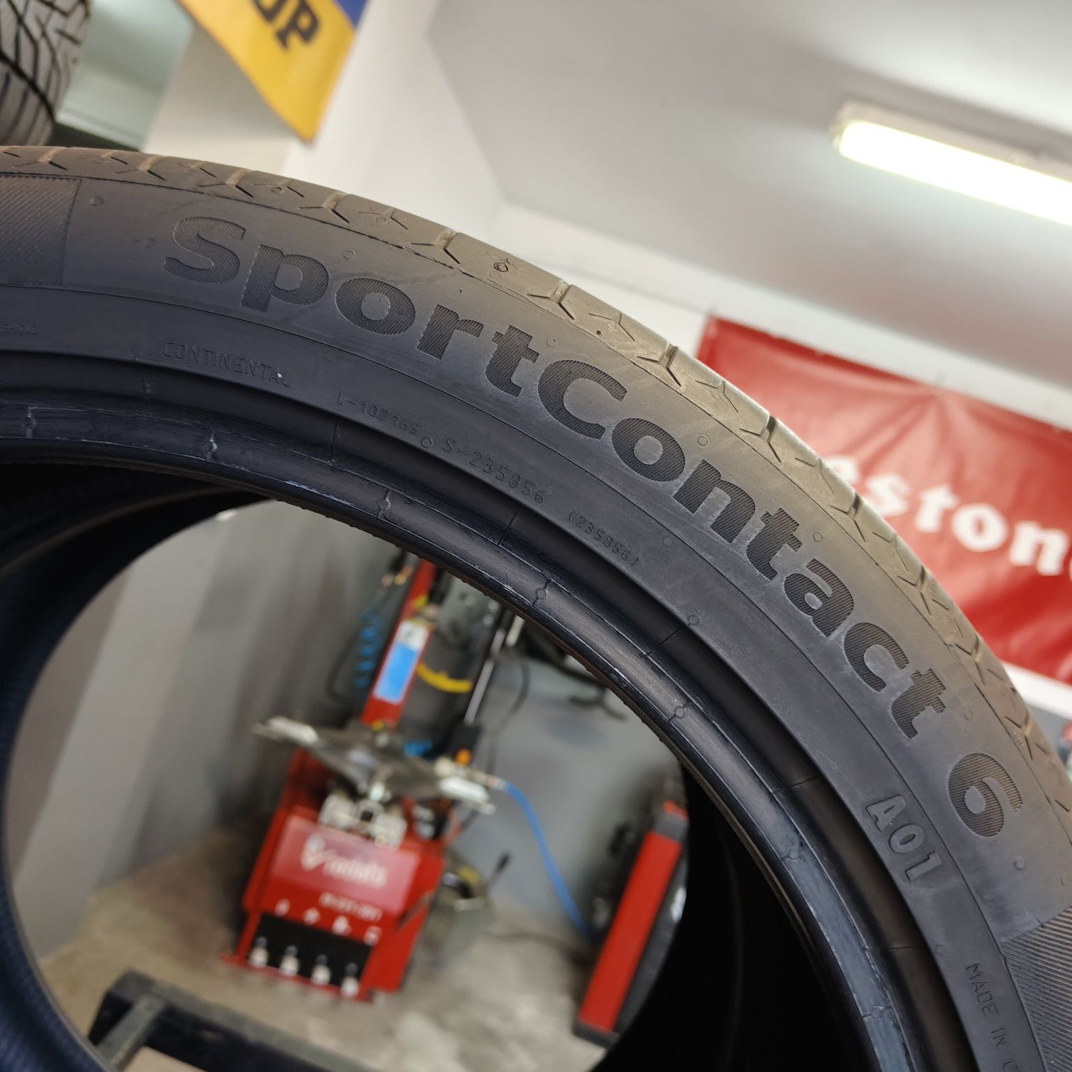 255/40/20 XL Sprzedam parę opon letnich Continental