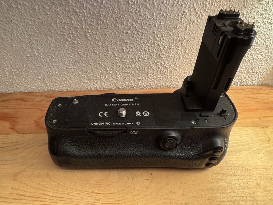 Canon 5D Mark III + Grip BG-E11 (possivel troca)