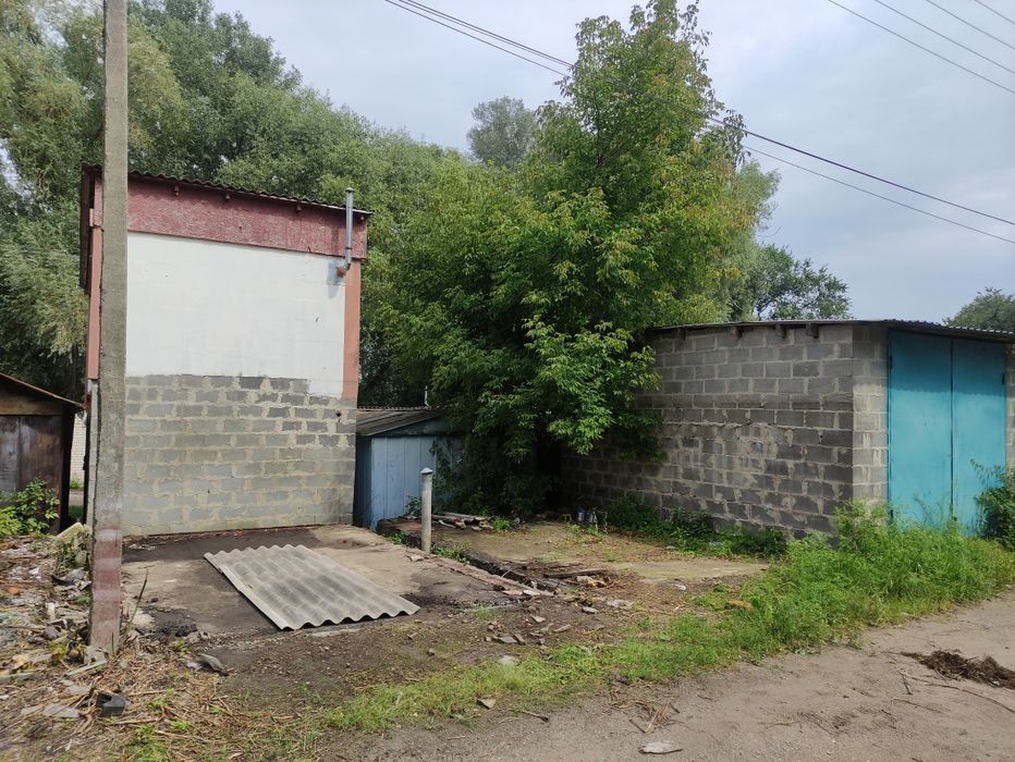Продам недобудований великий гараж (місце під СТО)