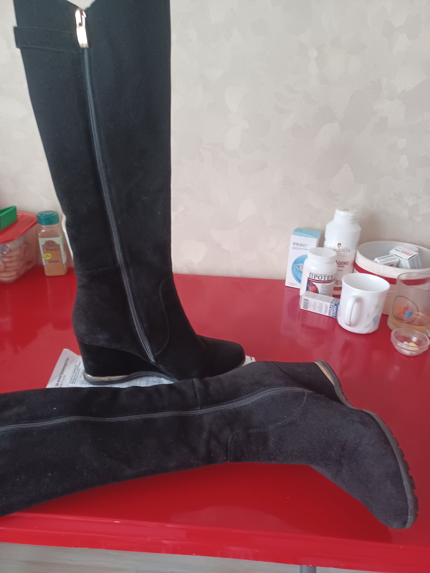 Продам зимние сапожки