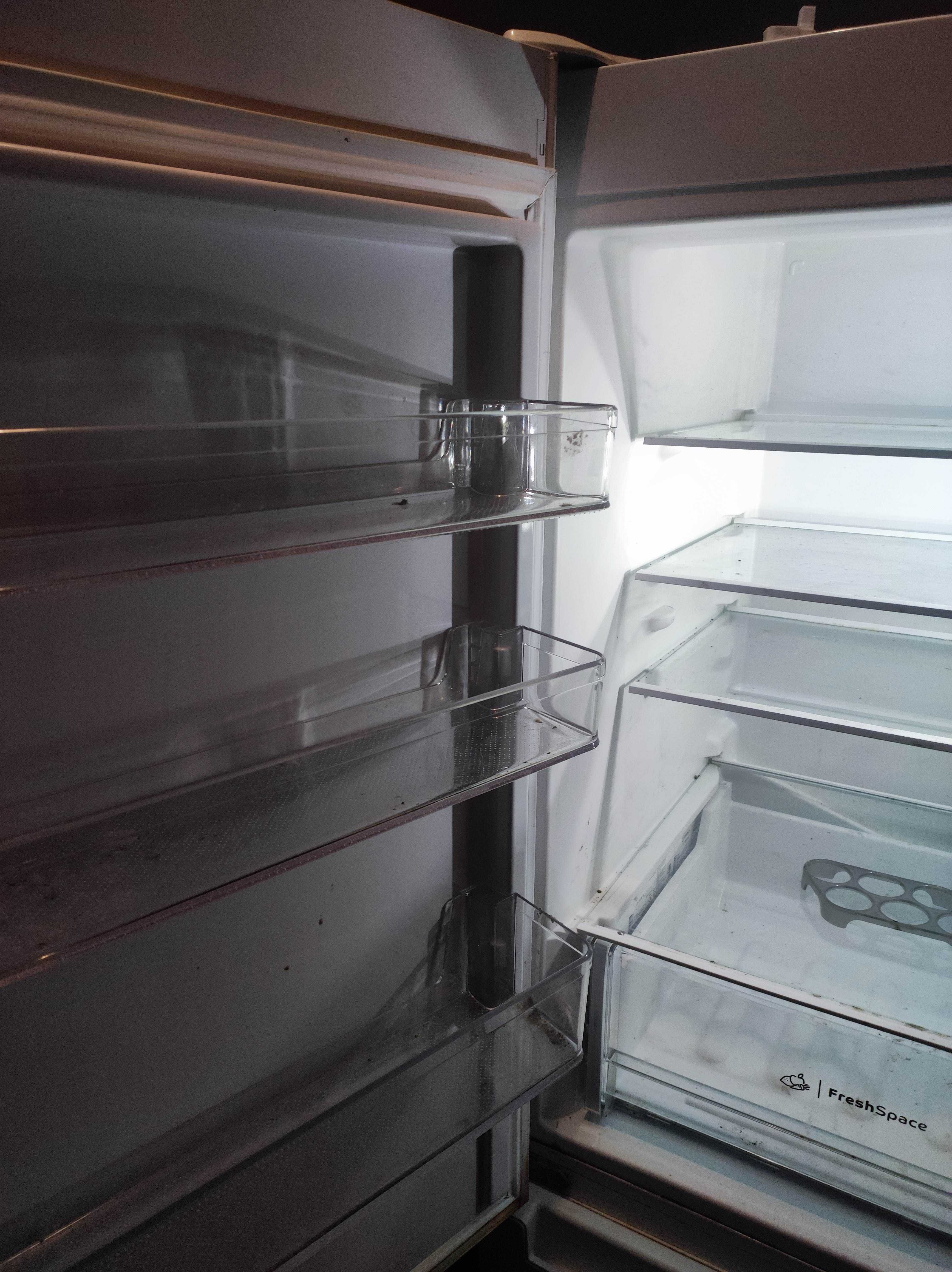 Lodówka Indesit-2 letnia