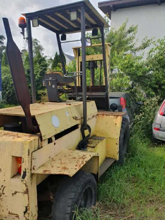 Widlak wózek widłowy GPW terenowy 2,5 t sprawny silnik ursus C360