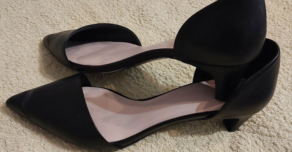 Buty Zara asymetryczne na maleńkim obcasie r. 38