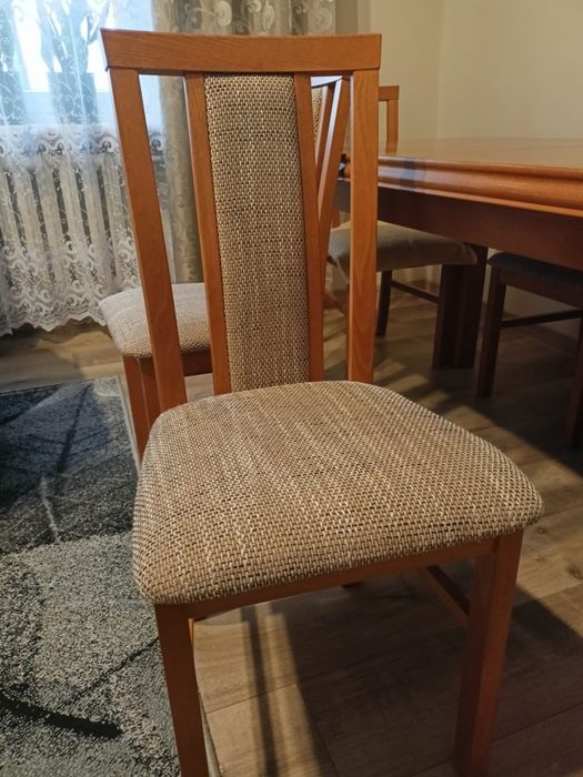 Sprzedam stół z krzesłami