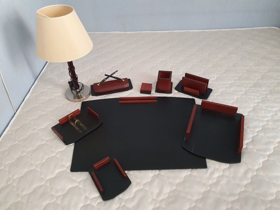 Канцелярський набір керівника з червоного дерева