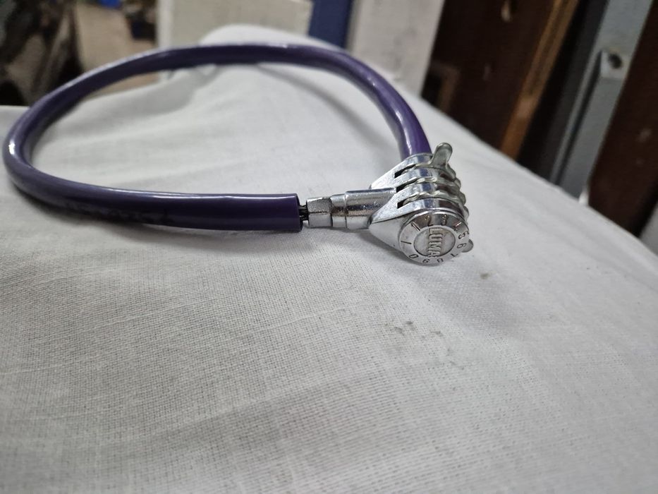 Cadeado bicicleta com código