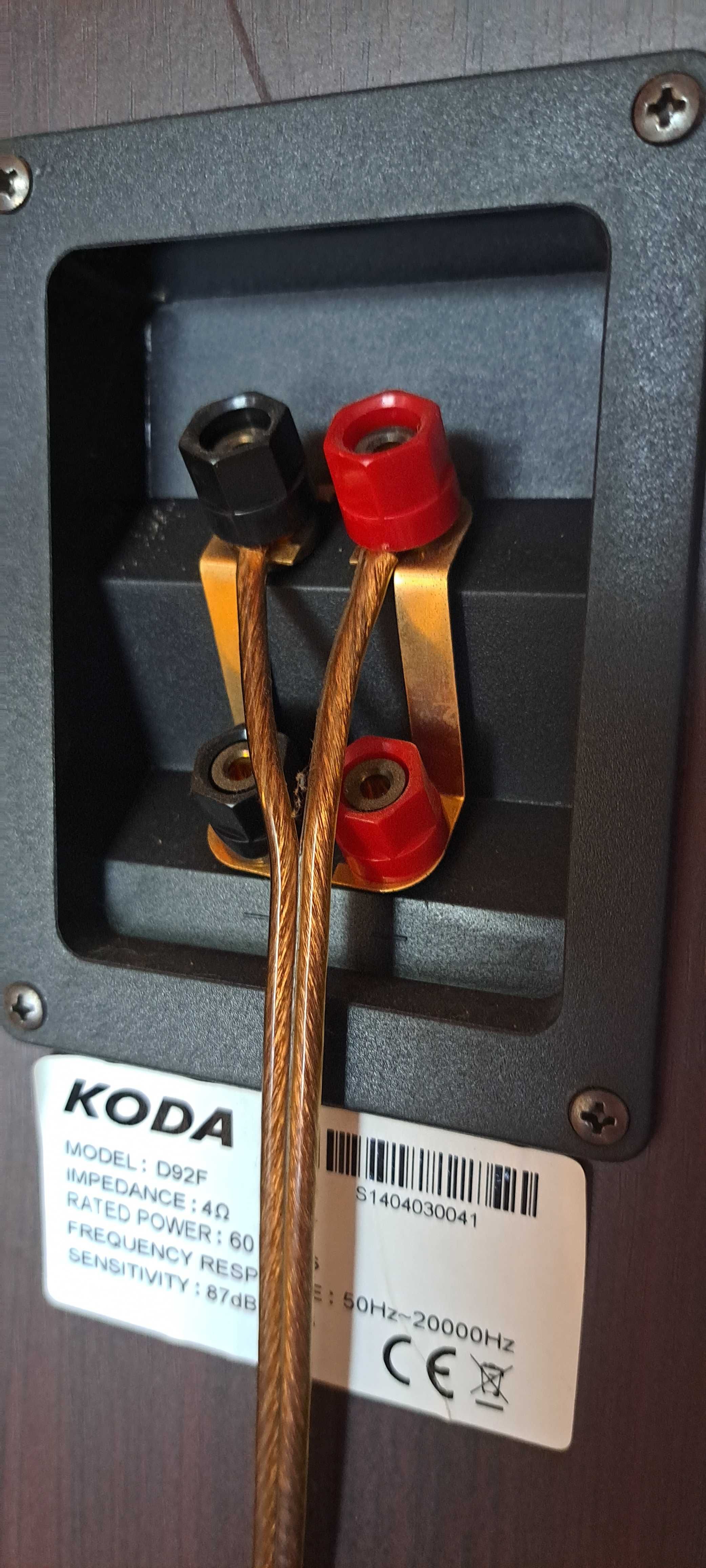 Koda D92F - Par de colunas hi-fi de pé 4 vias