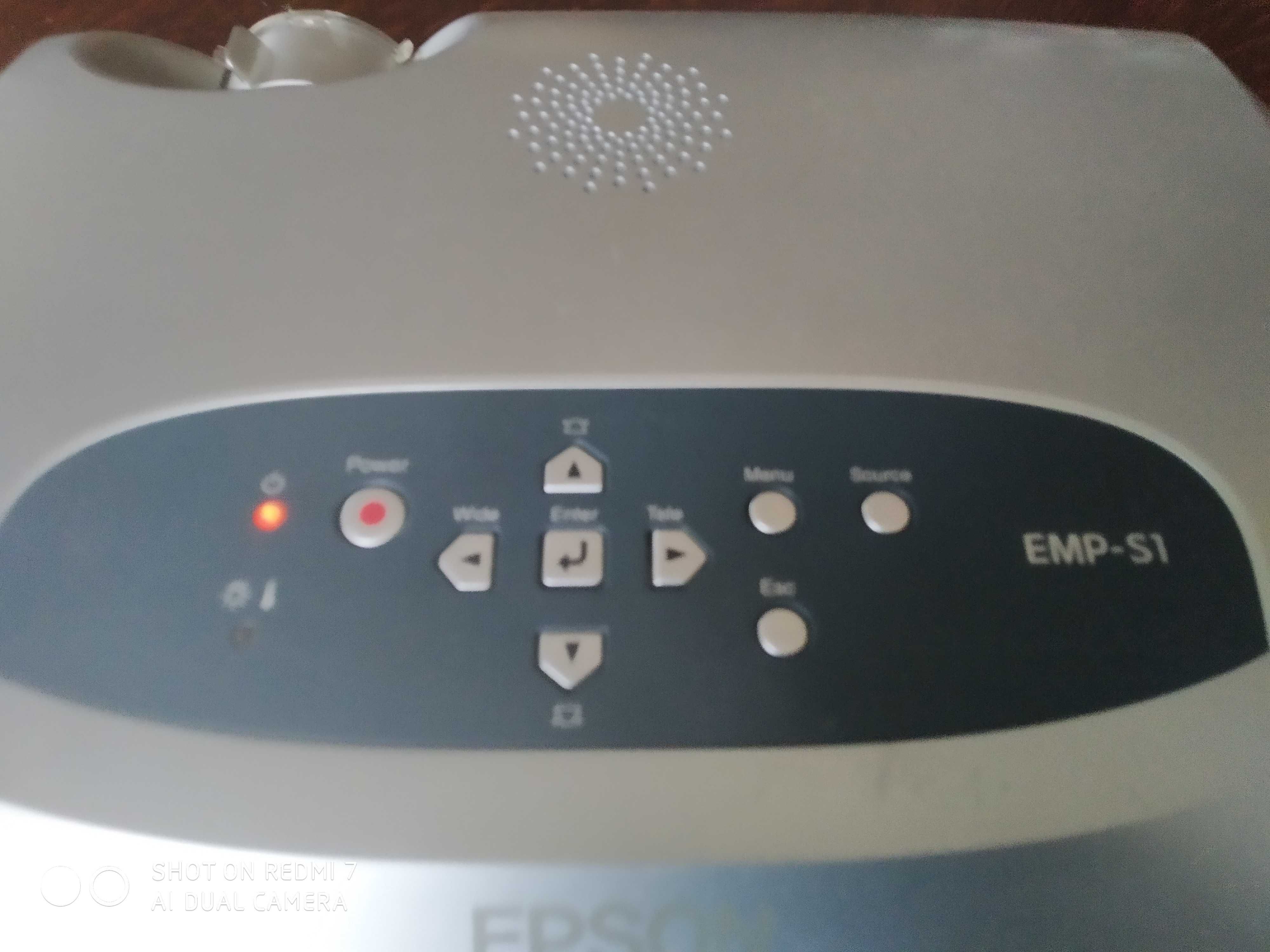 Мультимедійний проектор Epson EMP-S1