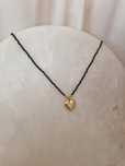 Naszyjnik choker czarny koralik zawieszka serce Gloss Gold
