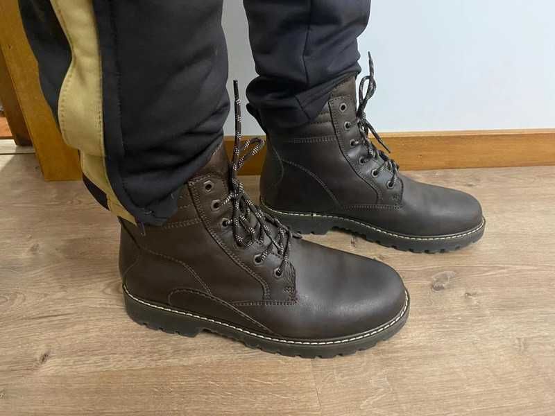 Botas Castanhas Marca Flaj