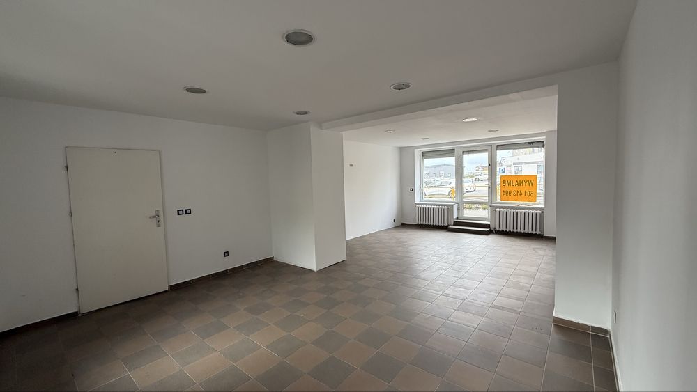 Lokal 50 m² naprzeciwko CP – świetna widoczność, parking free!