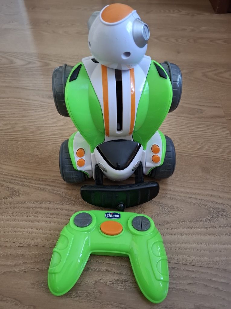 Robot Chicco na pilota