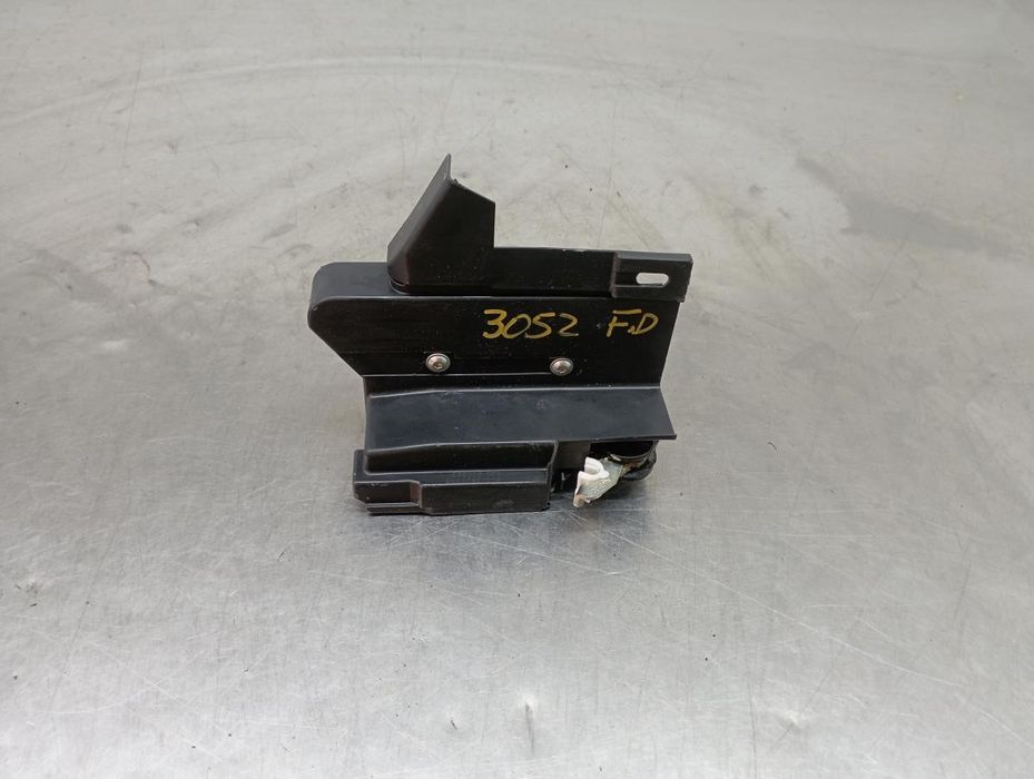 Fechadura / fecho porta frente direito DACIA Sandero III