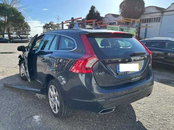 Salvado Volvo V60 I D4 | 2015 | 71.564 Km