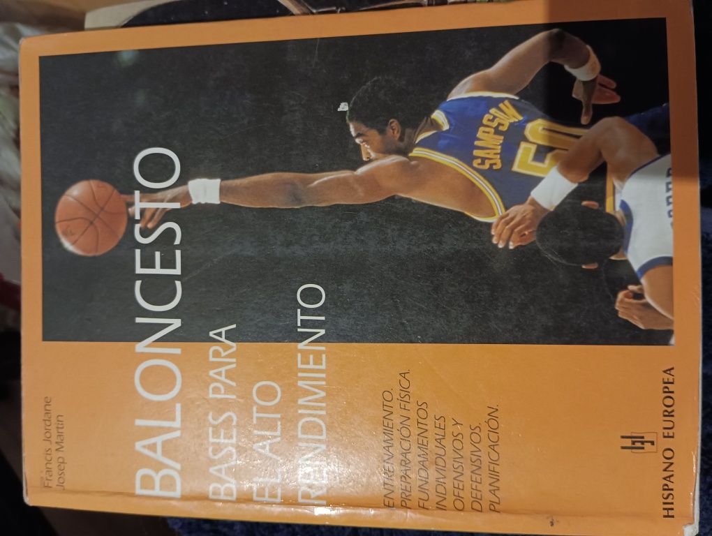 Livro "Baloncesto. Bases para el alto rendimiento"