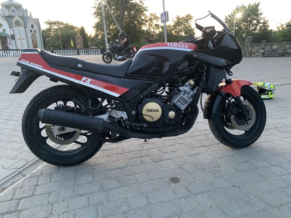 Продам Yamaha Fz750
