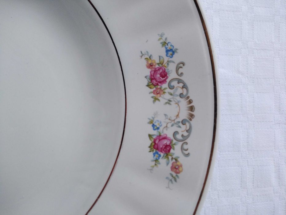 Conjunto 12 pratos de sopa Sacavém