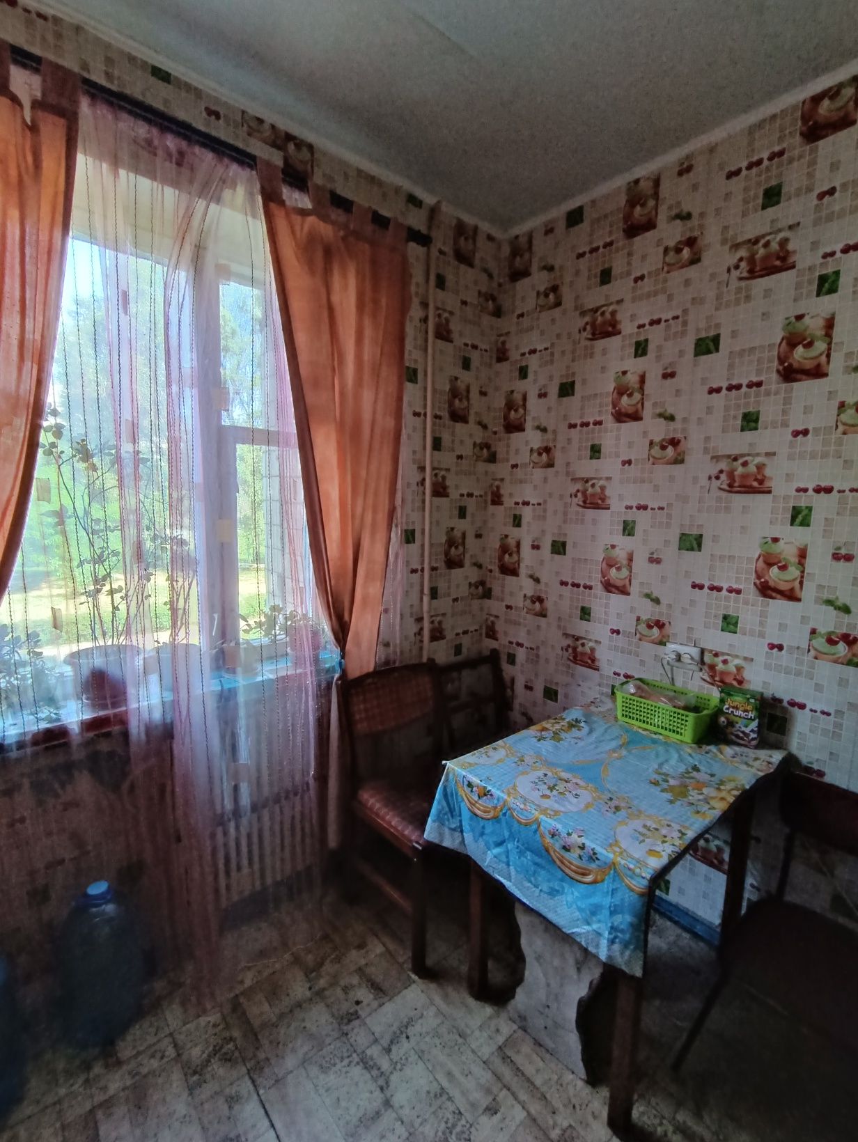 Продам 4комн, 2этаж, л/б, набережная