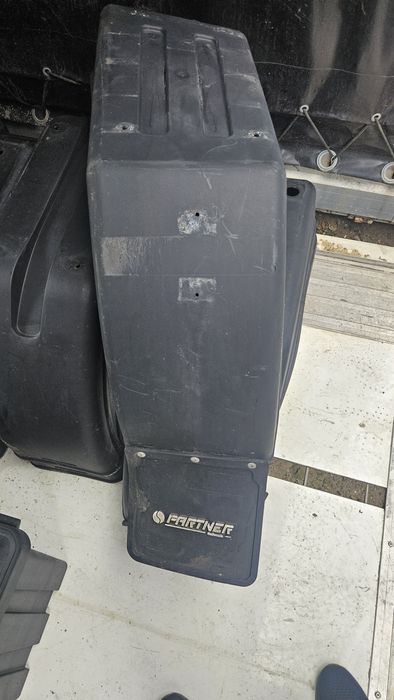 Skrzynki narzedziowe, nadkola do busa