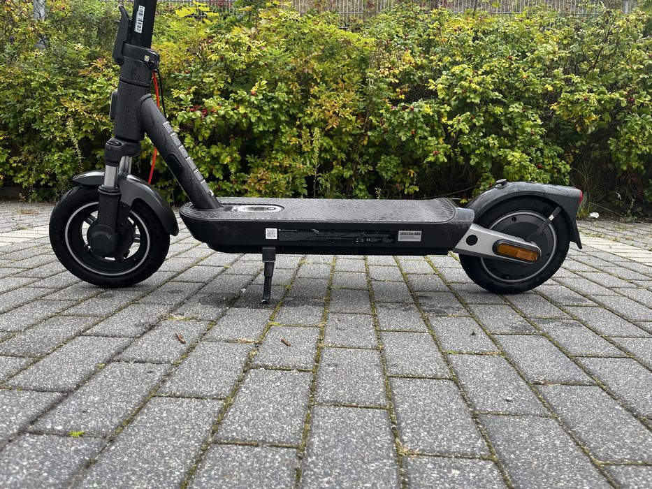Hulajnoga xiaomi scooter 5pro na gwarancji 5 miesięczna polecam