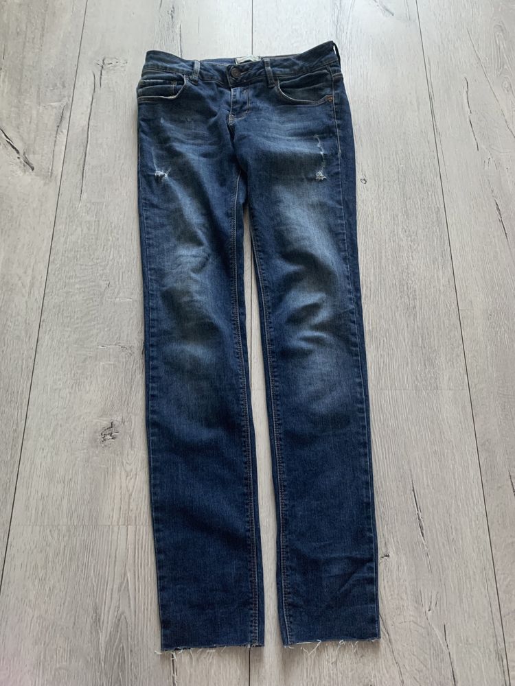 Pull bear modne jeansy 38