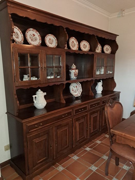 Mobília completa de sala de jantar como nova