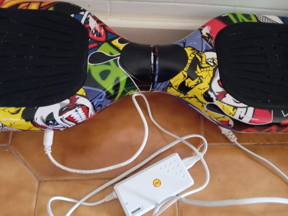 Hoverboard usado em pleno funcionamento com carregador original