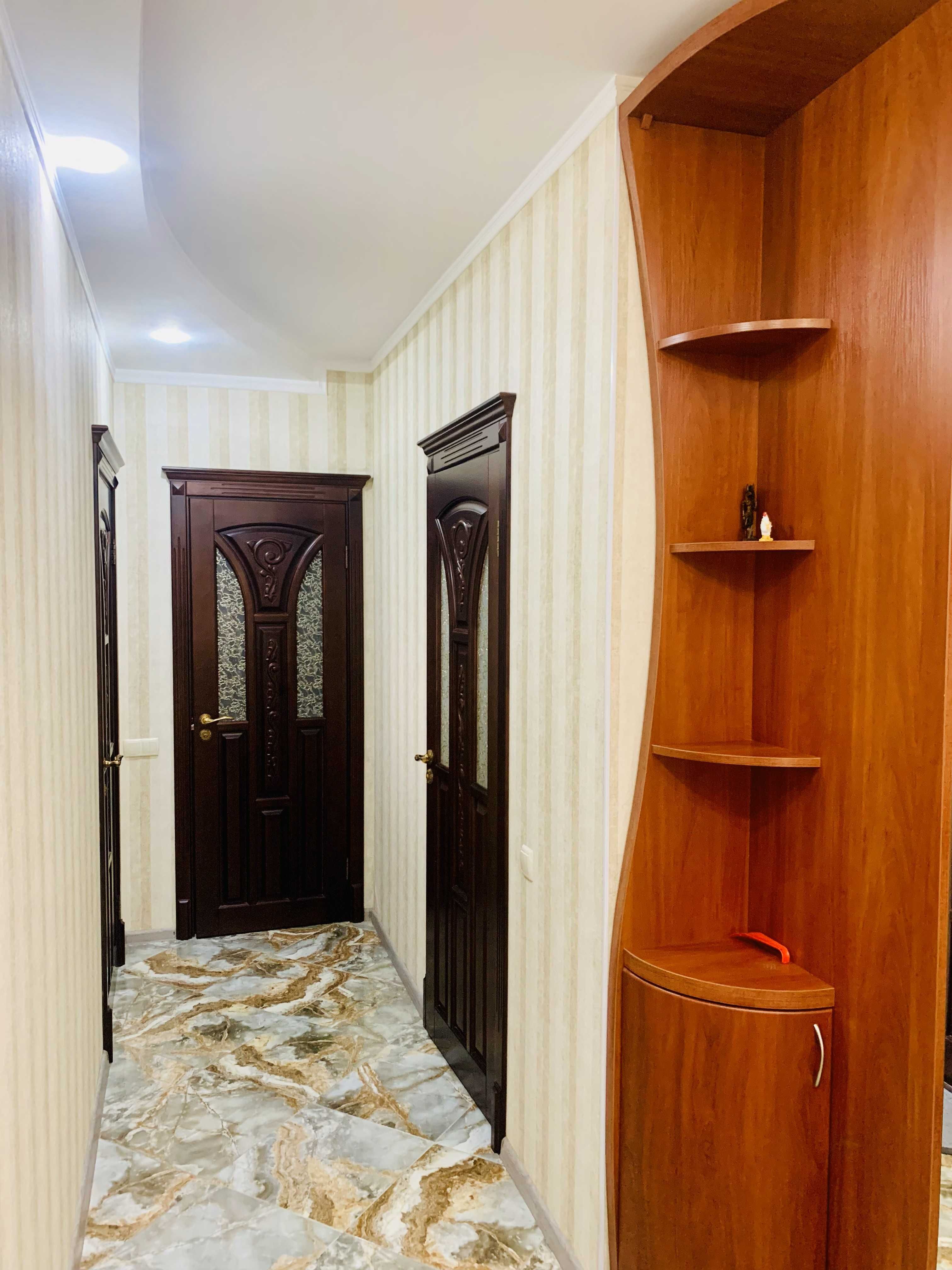 Дарницький Позняки вул. Ревуцького,9 Харьківський  Продаж  82кв.м.