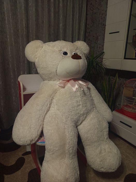 Великий плюшевий ведмідь в гарному стані 150см