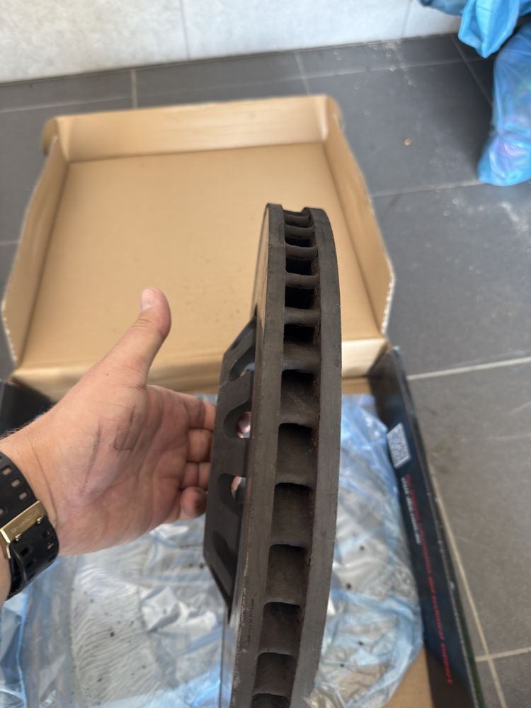 Tarcze hamulcowe oryginalne + klocki Audi q7 4m 375mm q8