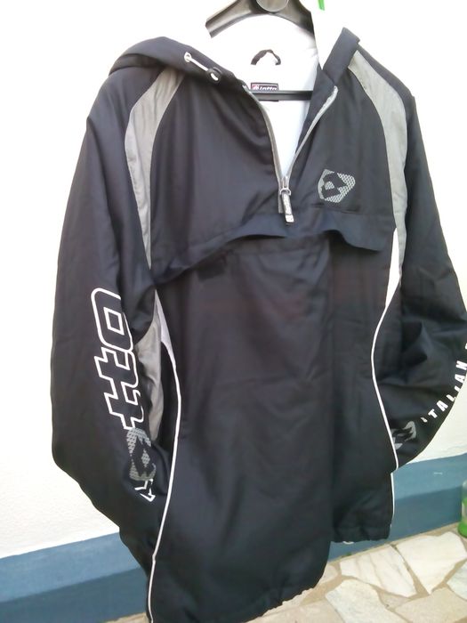 Parka "Lotto" em preto.