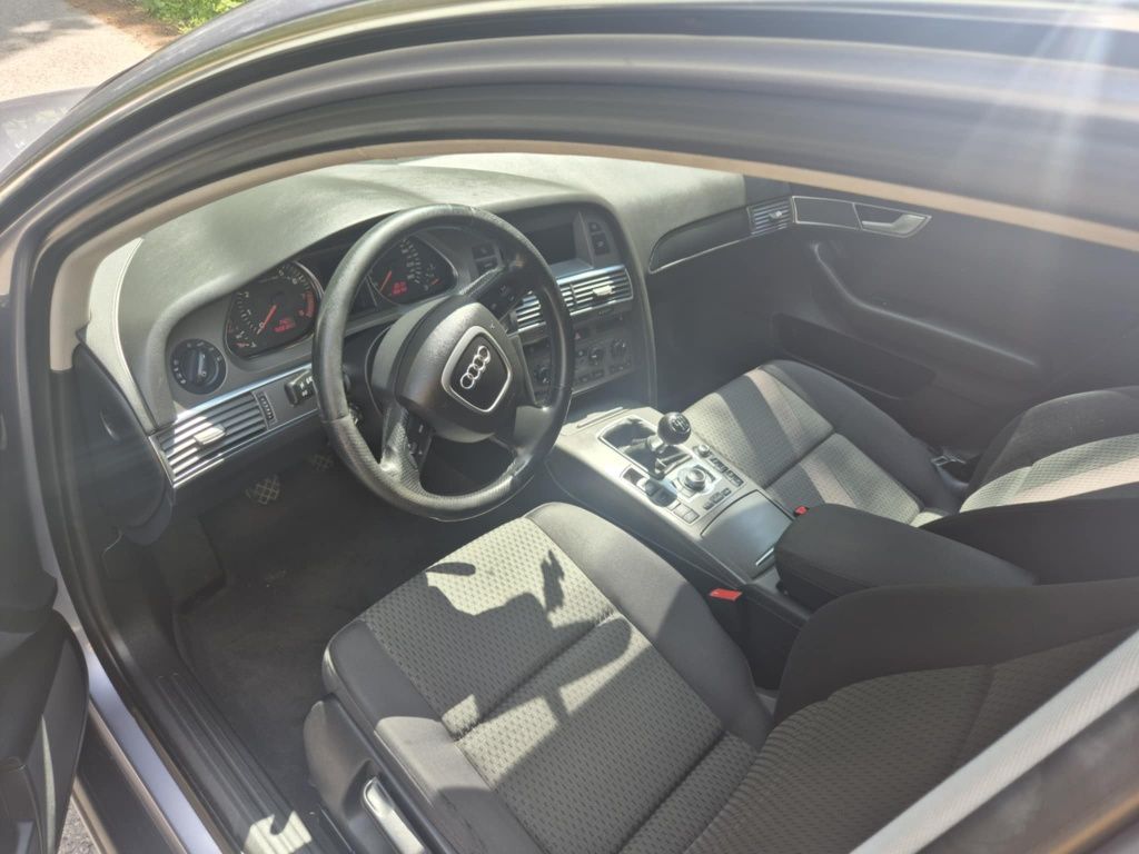 Sprzedam Audi A6C6 2.4 V6 benzyna 2005rok