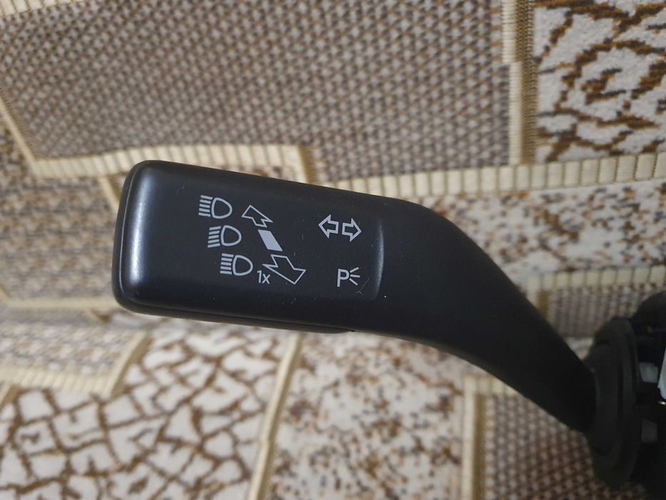 Переключатель подрулевой Volkswagen 5k0 953 502 BG