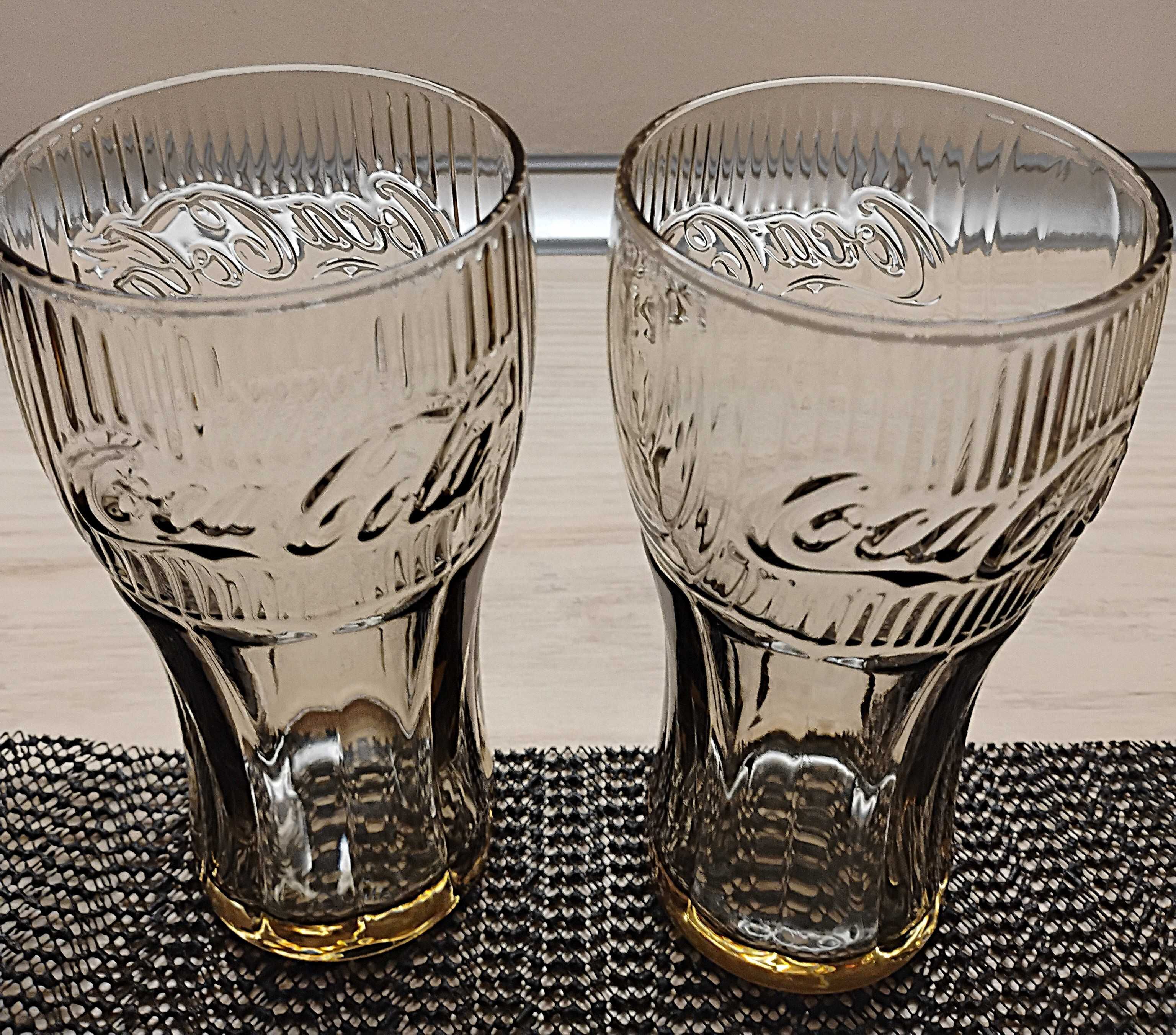 szklanki Coca Cola