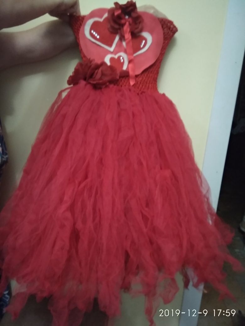 Платье на девочку 6-9 лет