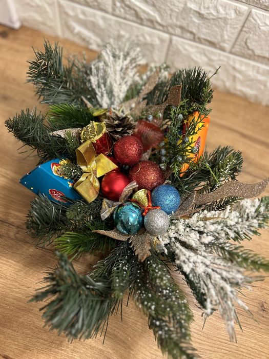 Новорічна прикраса декор на стіл із штучноі ялинки, віночок