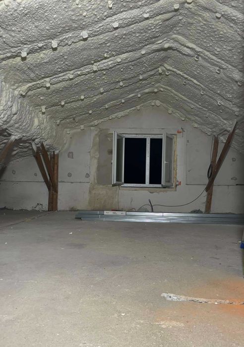 Piana PUR,Ocieplanie pianą PUR, poddasza, pianowanie