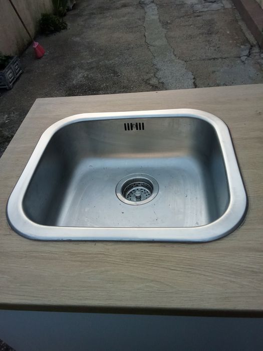 Armário de cozinha e Arca para arrumaçães