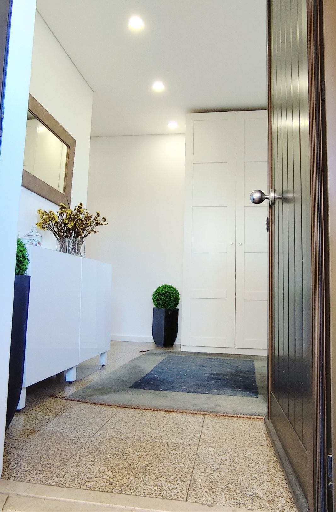 RESERVADO.      Moradia 3 quartos, 250 M2  - Mindelo - 2 linha mar