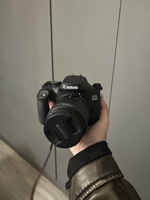 Camera Canon EOS 4000D