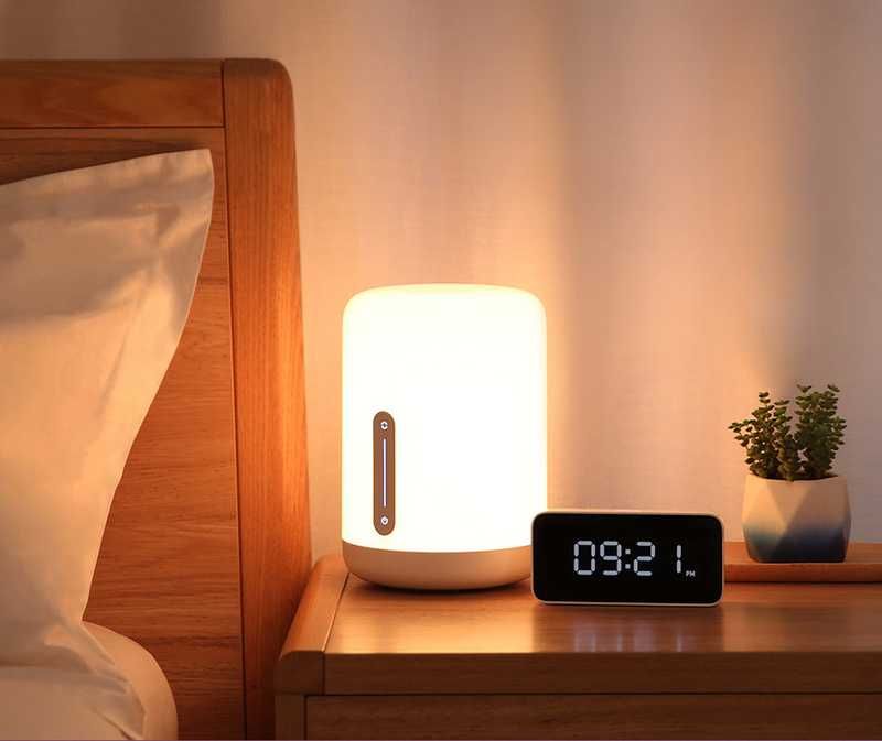 Портативний смарт-нічник Xiaomi Mi Bedside Lamp 2
