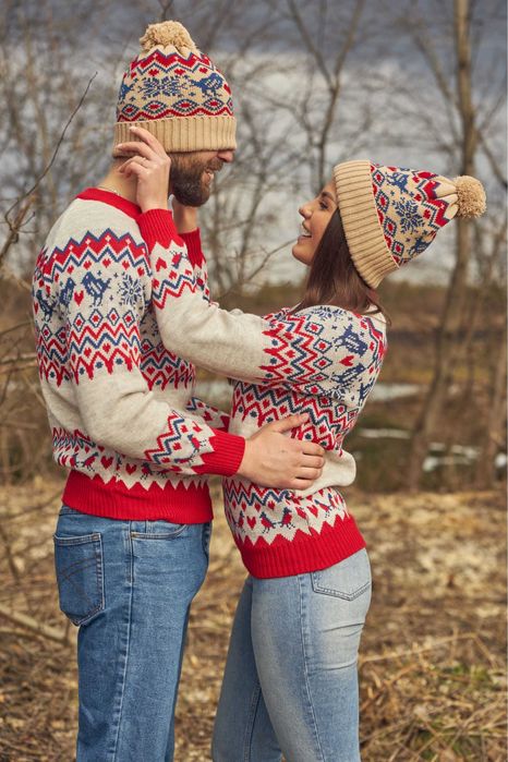 Новорічні светри сімейні парні та дитячі, в'язані бавовняні светри