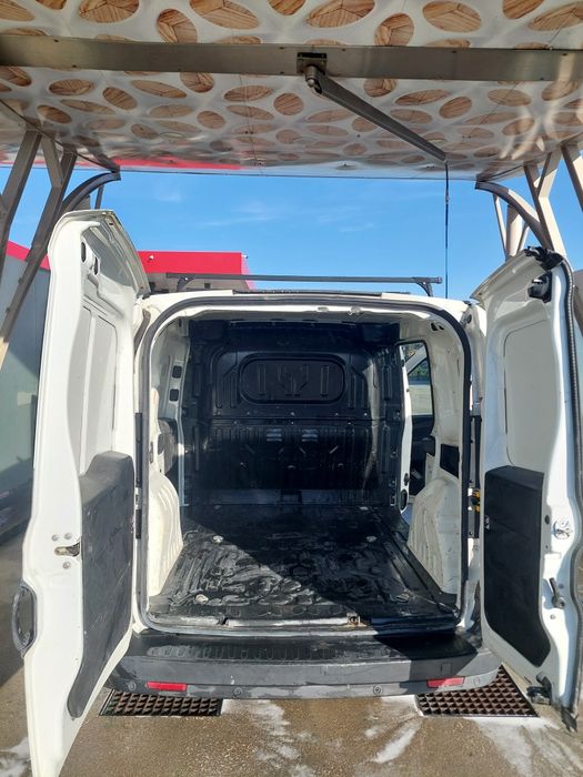 Vendo Fiat doblo 1,3  .90cv em muitobomestado de conservação e mecânic