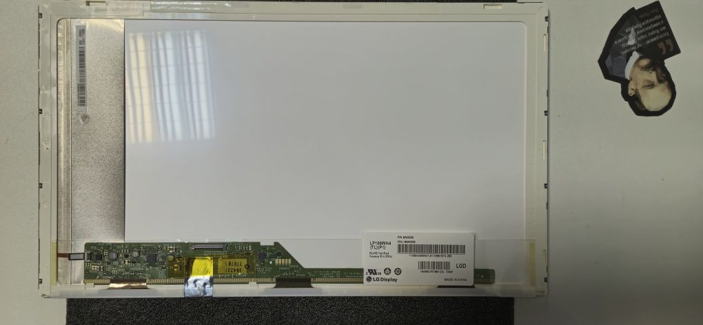 LG Display LP156WH4 (TL) (P1)