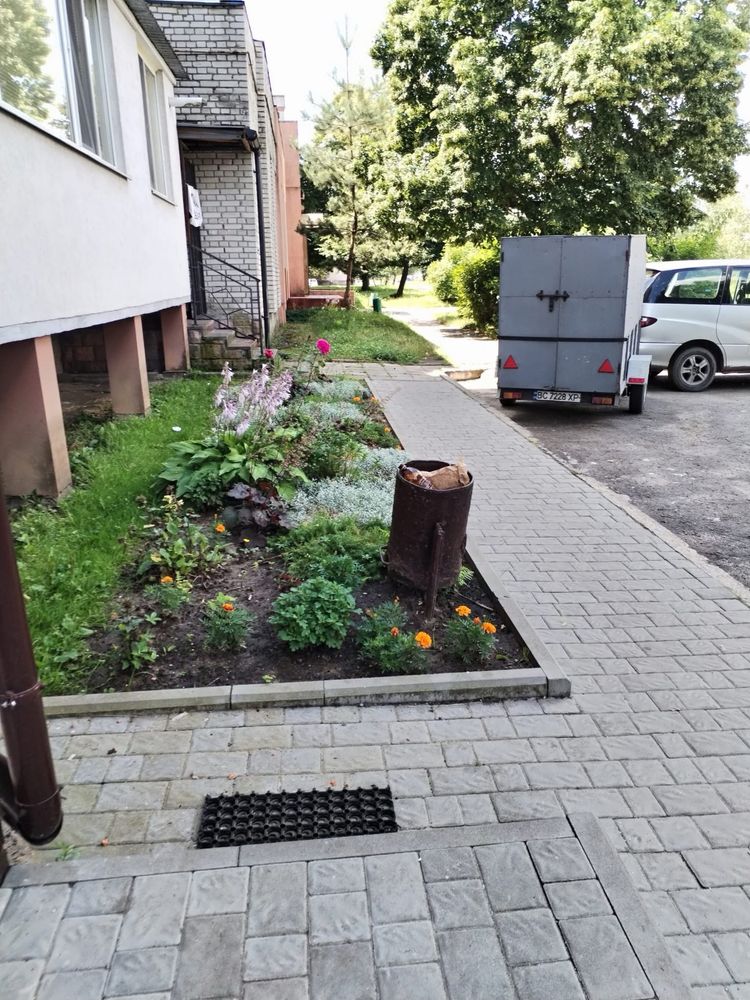Двокімнатна квартира по Мазепи.