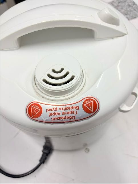 Мультиварка DELFA DMC-301 почти новая.