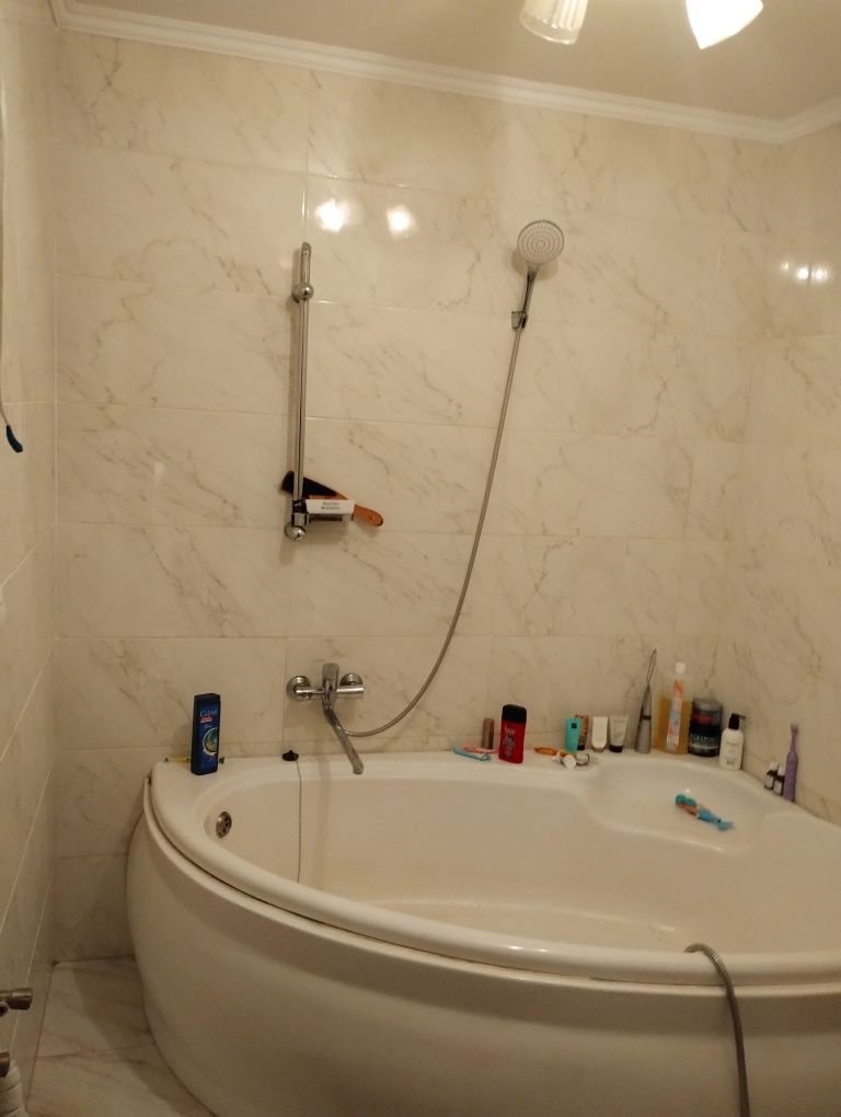 Продам котедж з ремонтом та меблями 160 м², 4 кім., Ременів Терміново