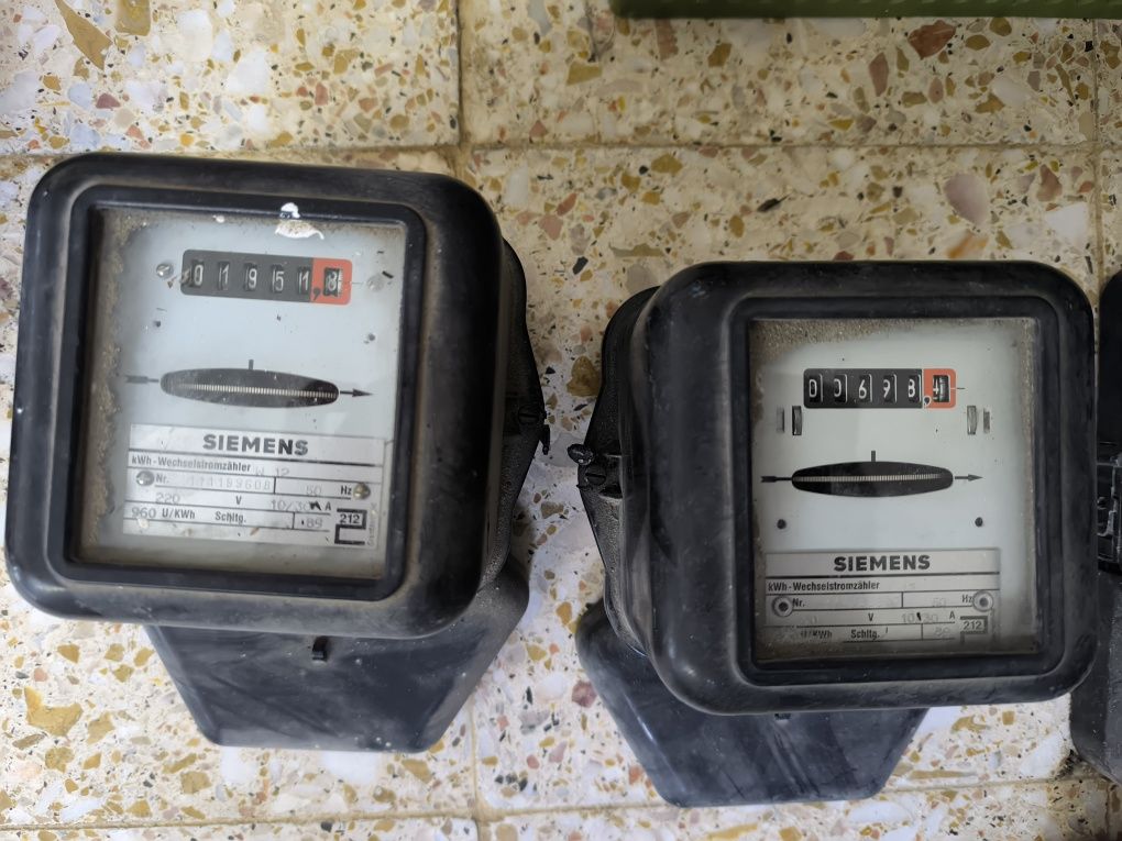 6 Contadores elétricos antigos