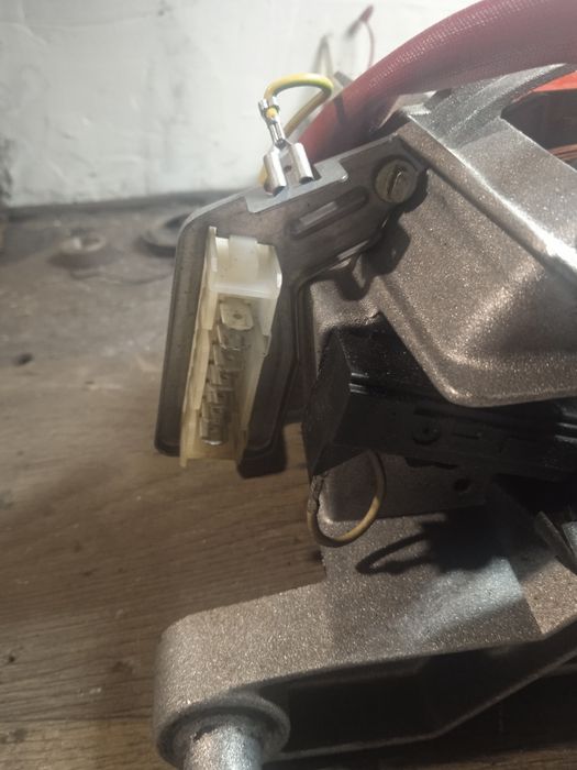 Продам двигун на пральну машинку